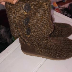 Knit button ugg boots🤎